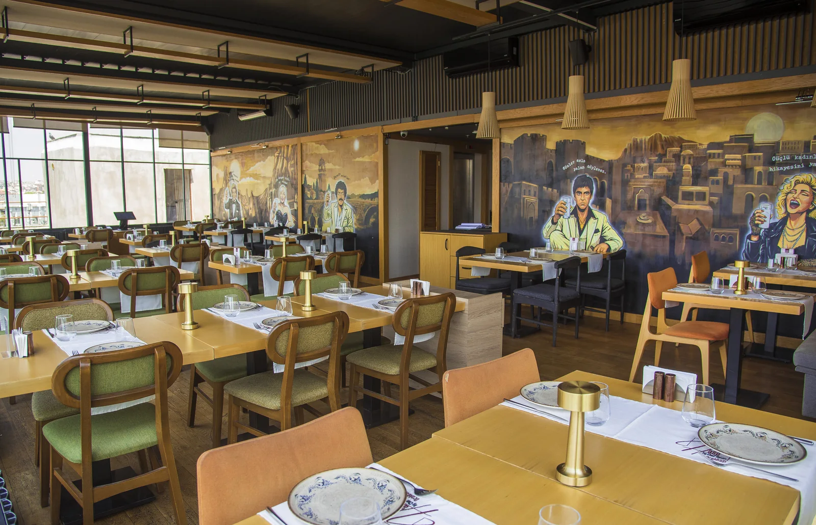 Haso Ocakbaşı Karaköy Teras iç mekânı